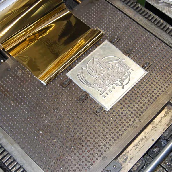Comparaison presse cylindrique Heidelberg vs machine à plat - marquage à chaud